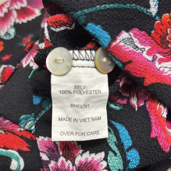 Fig and Flowers Floral Popover Tunic Blouse - Picture 8 of 9